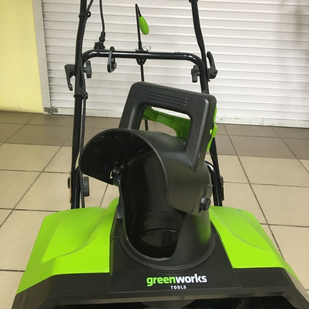 Сопло выброса снега снегоуборщика