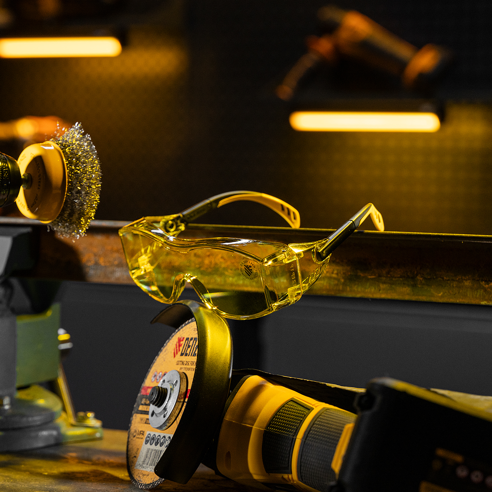 Очки защитные открытые, поликарбонатные, увеличенная жёлтая линза, регулируемые дужки