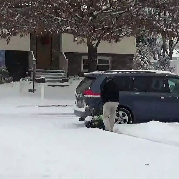 Снегоуборщик электрический Greenworks 40 см 1200W GES10