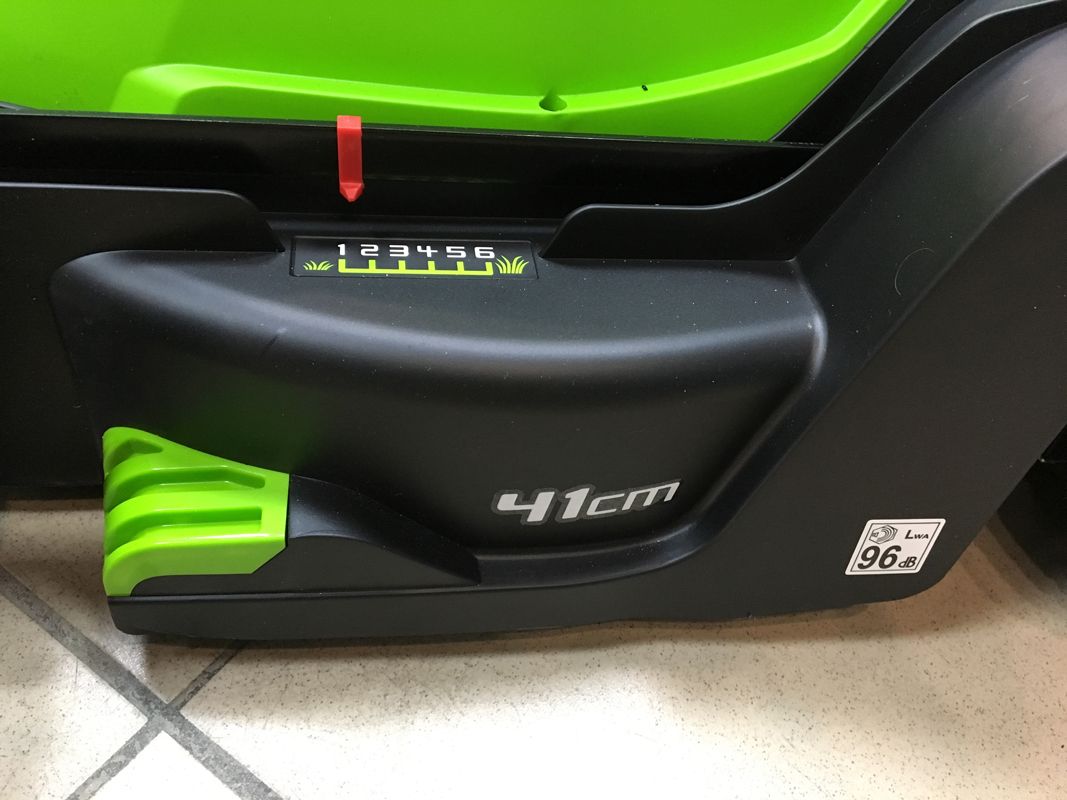 Газонокосилка электрическая Greenworks 40 см 1200W GLM1240